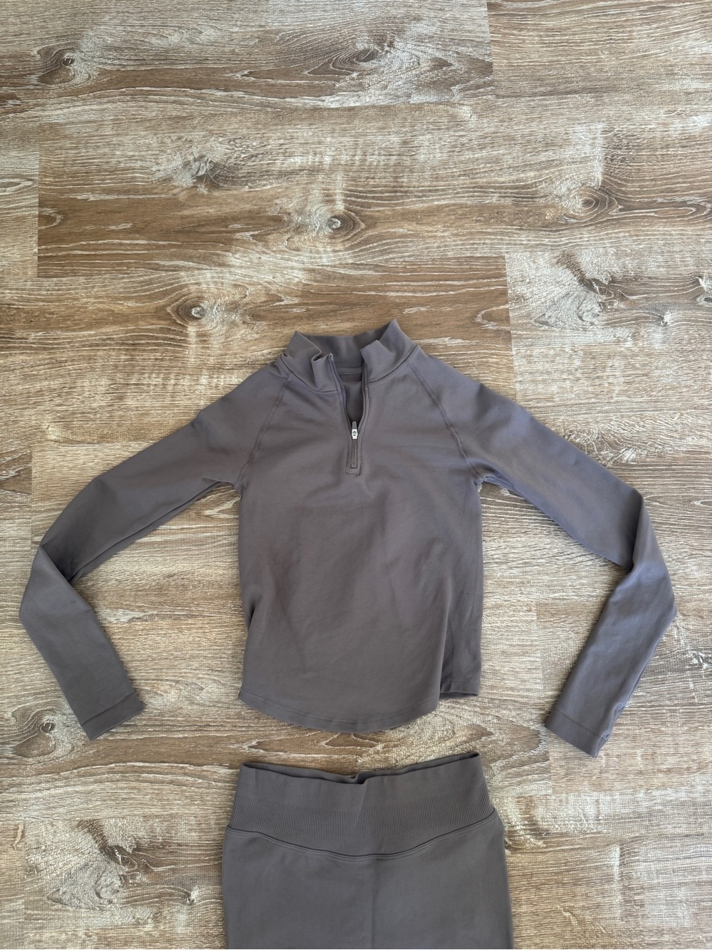 Women's Long Sleeve Half-Zip Crop Top & High-Waist Leggings Set - Picture 2 of 4